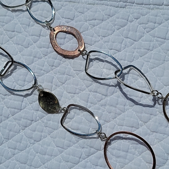 Tri Color Geometric Shaped Long Necklace! - Picture 4 of 9